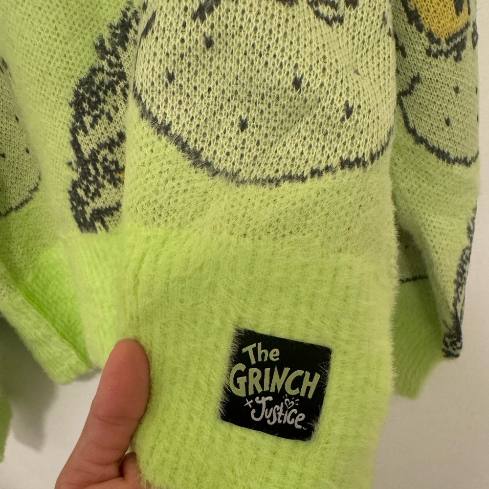 Green Sweater - Picture 2 of 5